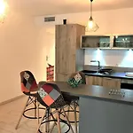 Centre Les Pins 1 Bedroom With Ac, Swimming Pool And Parking 아파트