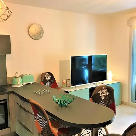 아파트 Centre Les Pins 1 Bedroom With Ac, Swimming Pool And Parking *