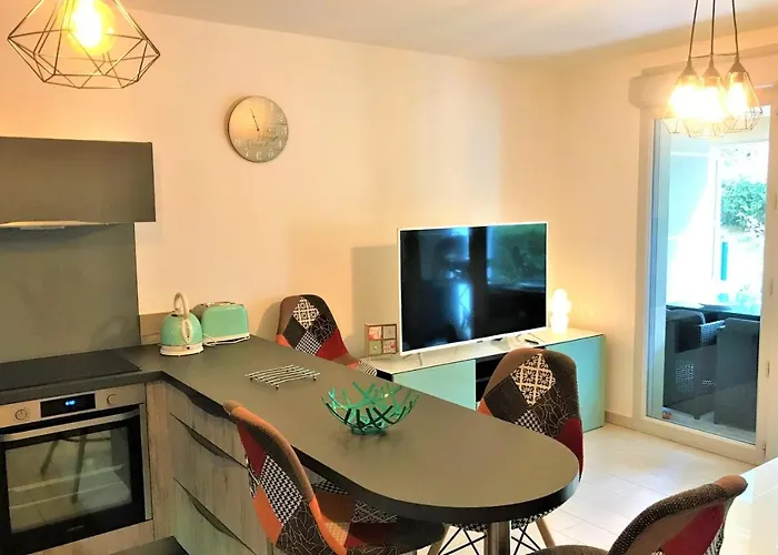 Appartement Centre Les Pins 1 Bedroom With Ac, Swimming Pool And Parking *