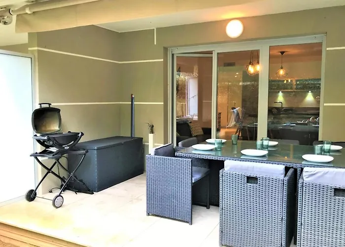 Centre Les Pins 1 Bedroom With Ac, Swimming Pool And Parking *