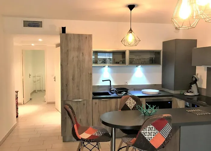 Centre Les Pins 1 Bedroom With Ac, Swimming Pool And Parking Juan-les-Pins