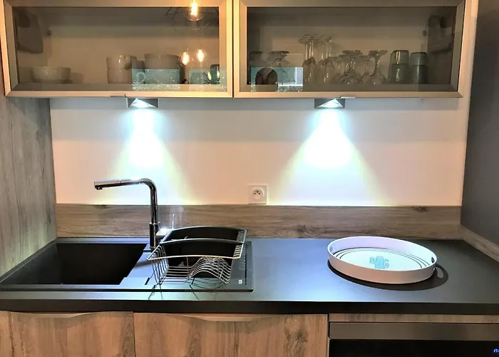 Centre Les Pins 1 Bedroom With Ac, Swimming Pool And Parking Appartement