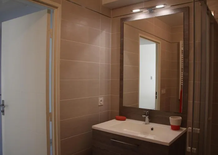 Centre Les Pins 1 Bedroom With Ac, Swimming Pool And Parking Appartement Juan-les-Pins